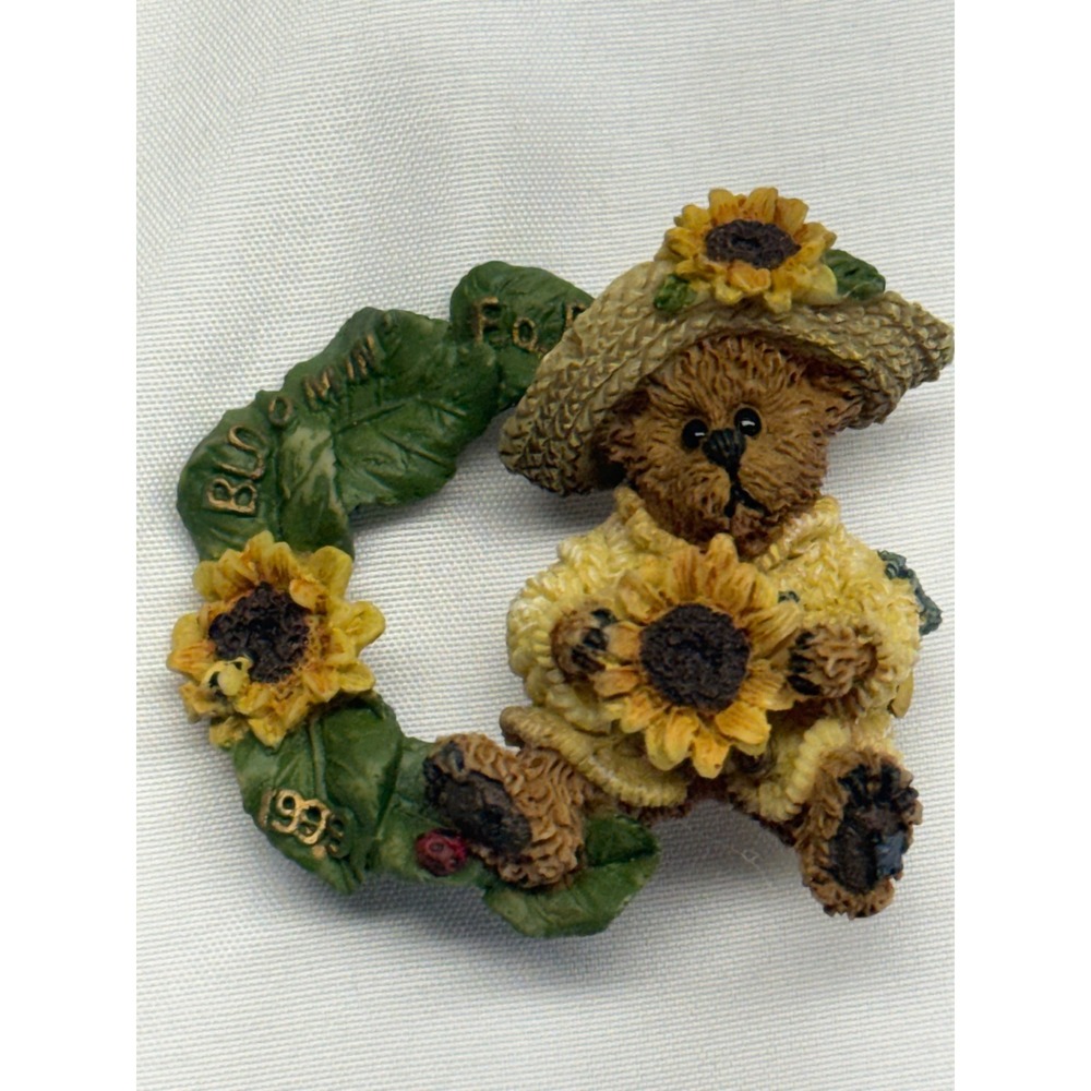 Vintage 1999 Bloomin For You Teddy Bear Sunflower Wreath Resin Brooch Pin